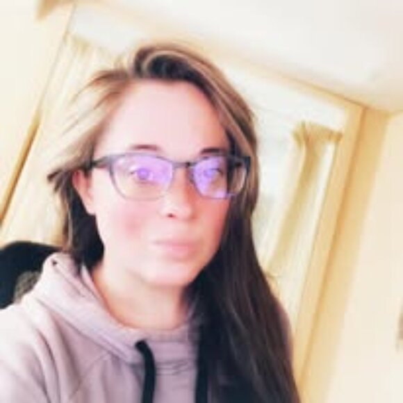 Meet your Posher, Kristen - Picture 3 of 3